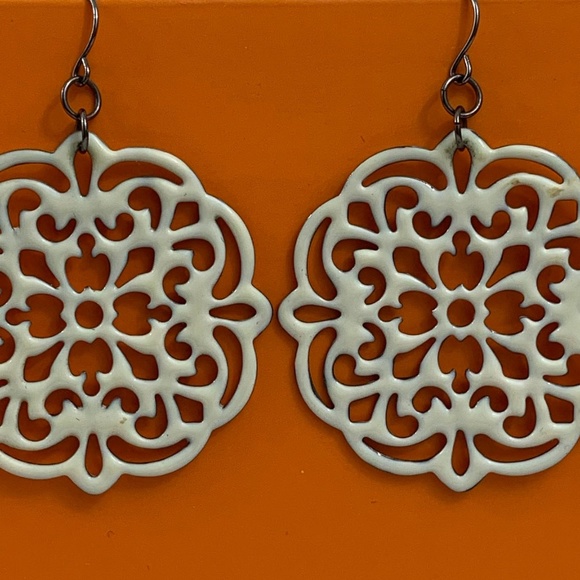 Premier Designs White Mosaic Earrings - Picture 2 of 2